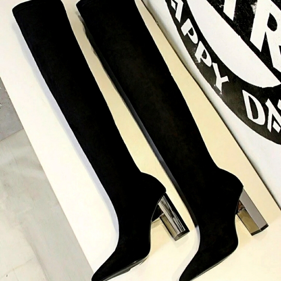 High heeled boots - Picture 1 of 5